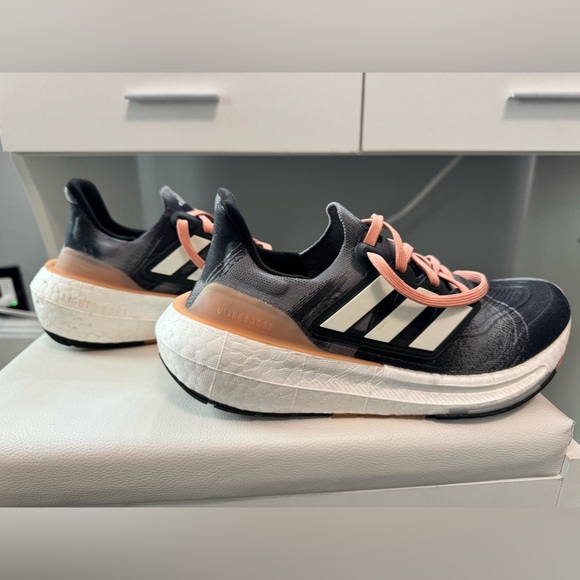 Adidas running - Picture 1 of 6